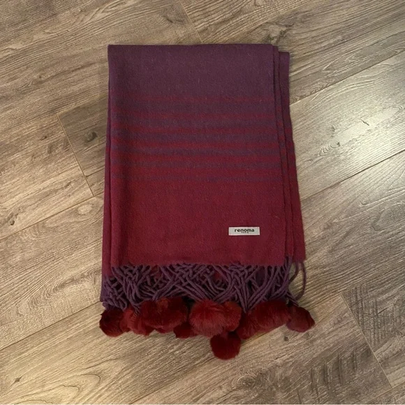 Renoma‎ Paris Merino Wool Scarf with fur pom poms - Picture 5 of 9